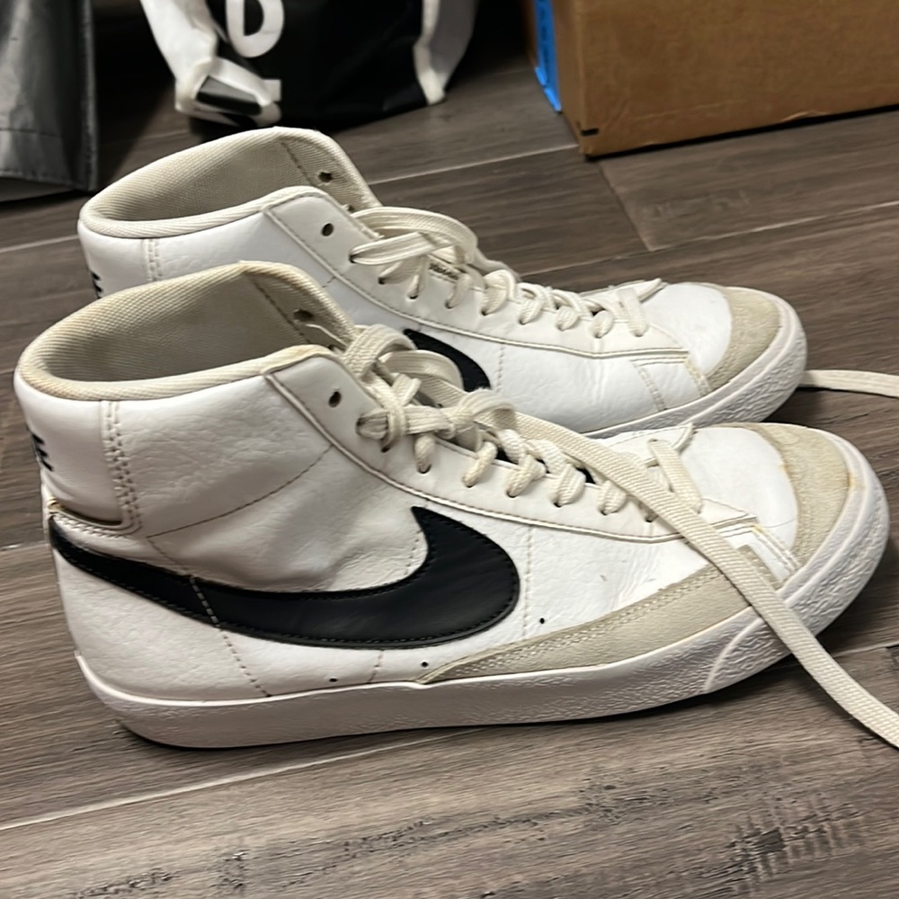 Nike Mid Blazer 77 - big kid size 6Y
